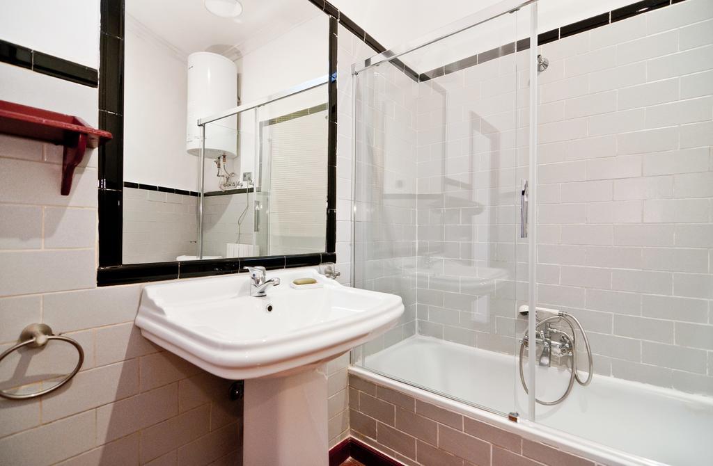 Apartamentos Madrid Retiro ห้อง รูปภาพ