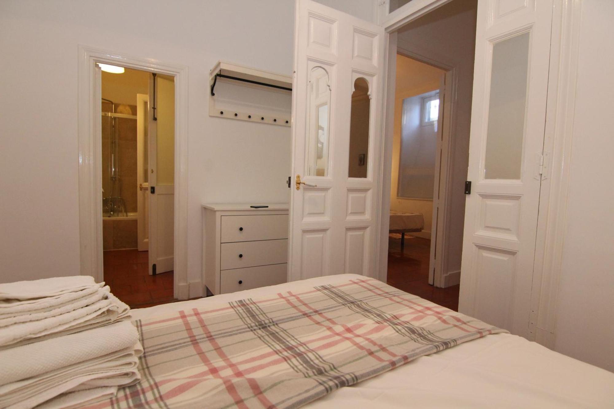 Apartamentos Madrid Retiro ภายนอก รูปภาพ