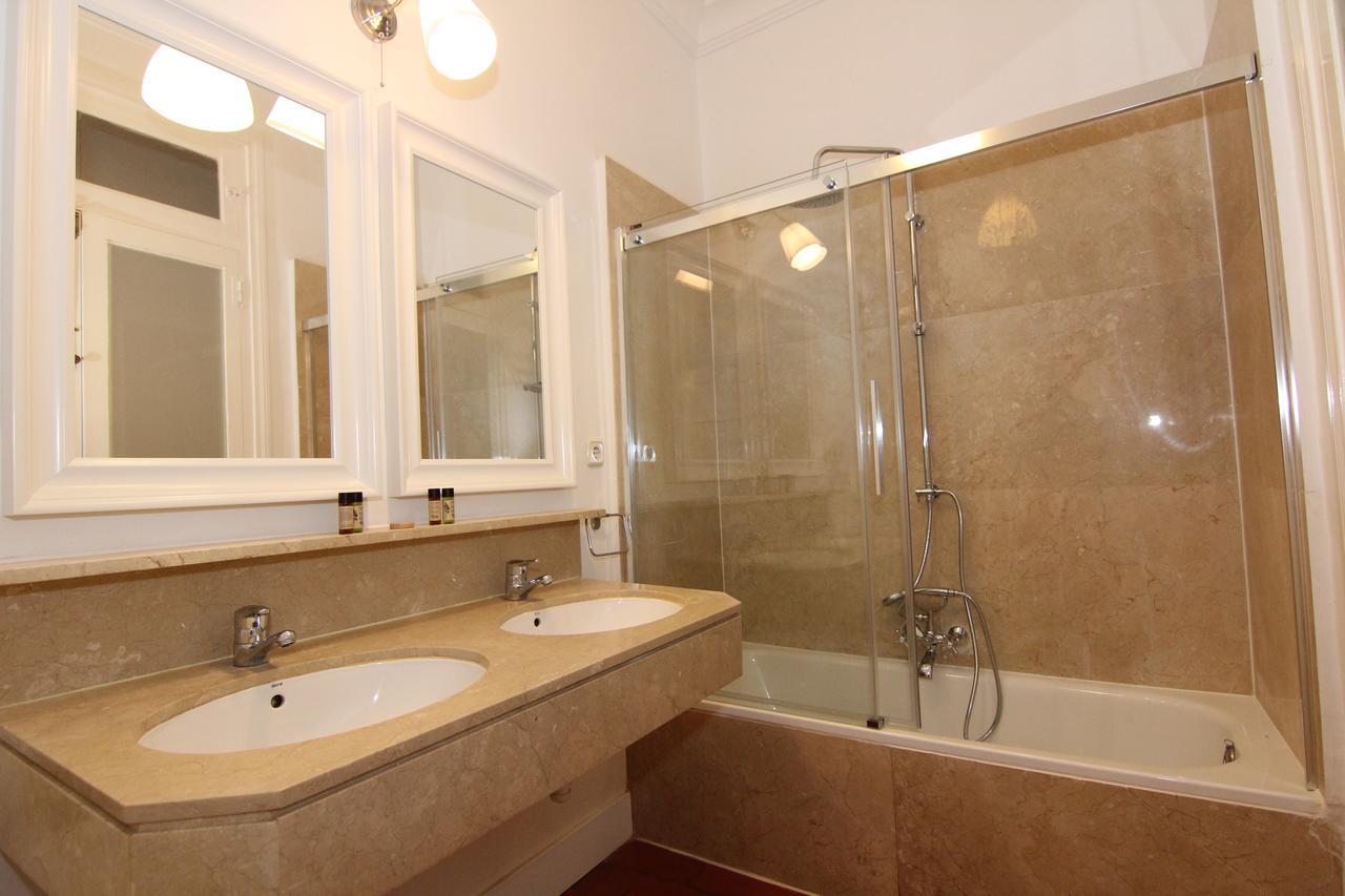 Apartamentos Madrid Retiro ภายนอก รูปภาพ
