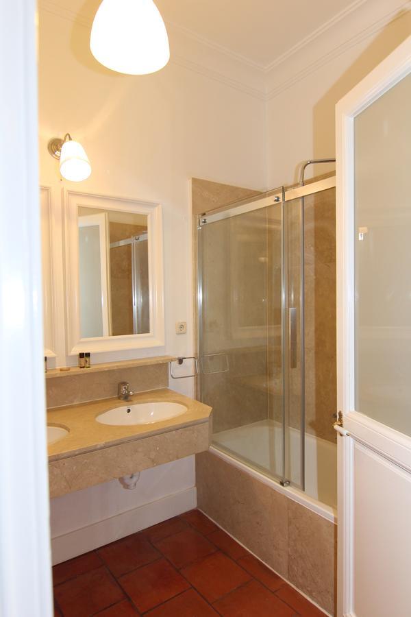 Apartamentos Madrid Retiro ภายนอก รูปภาพ